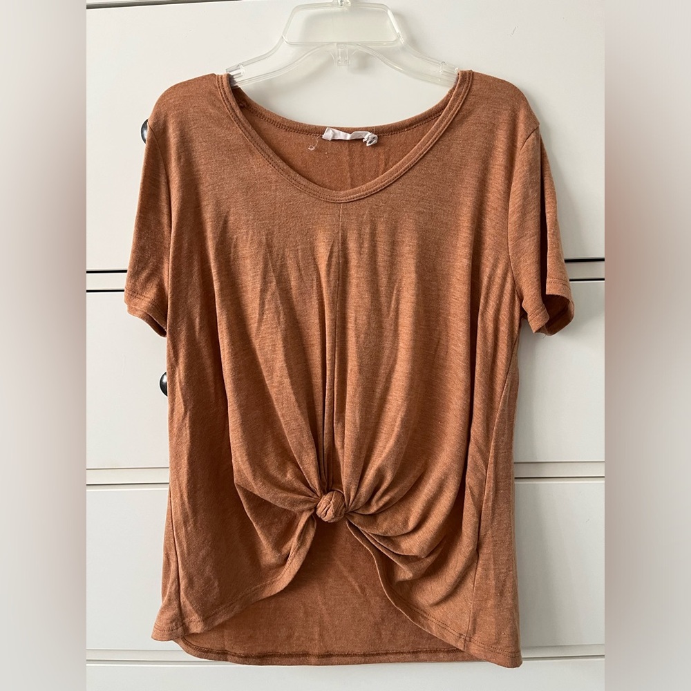 Women’s ALL IN FAVOR Brown Top w/Knot sz S